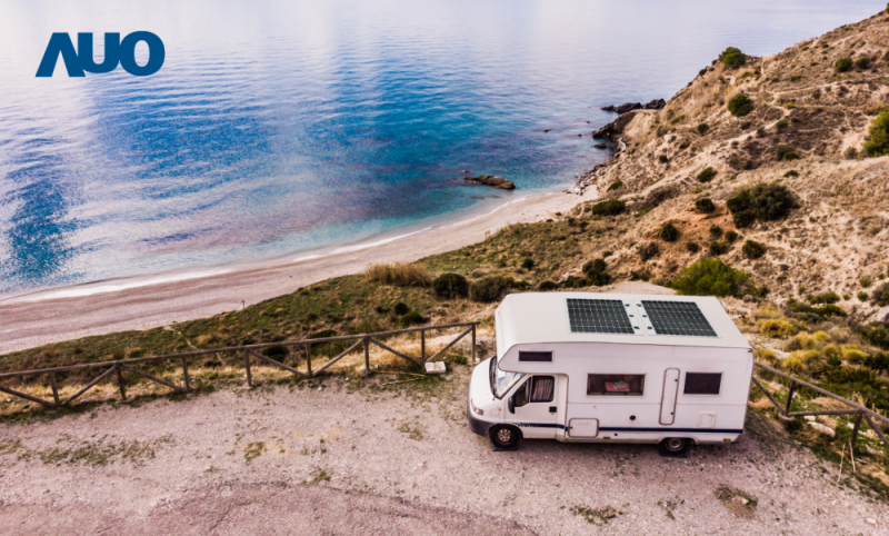 「可撓輕量化太陽光電板SunCurva」使用輕量特殊耐候型複合板取代傳統太陽能板的玻璃前板，不僅降低70%重量，每米平方僅3Kg；具有抗衝擊性能及通過電磁相容性測試，可應用於交通運輸工具，如露營車、遊艇等